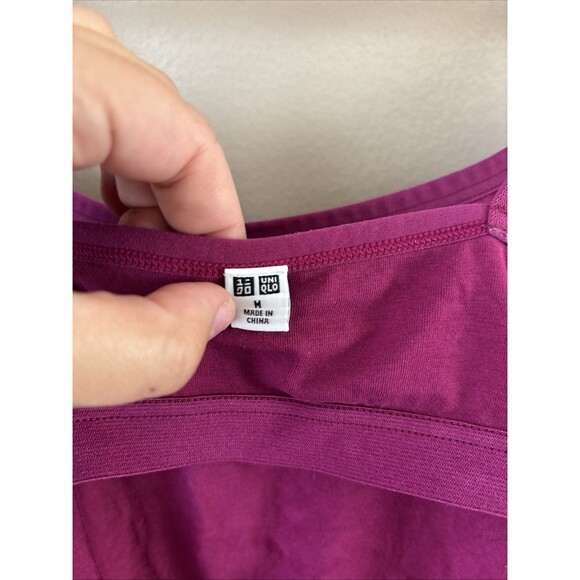 Uniqlo Women’s Medium Magenta Cami Tank Top Built In Bra Adjustable Straps - Picture 5 of 5